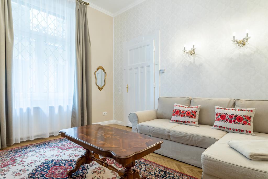 Apartamento Luxury & Antique Charm Budapest Exterior foto