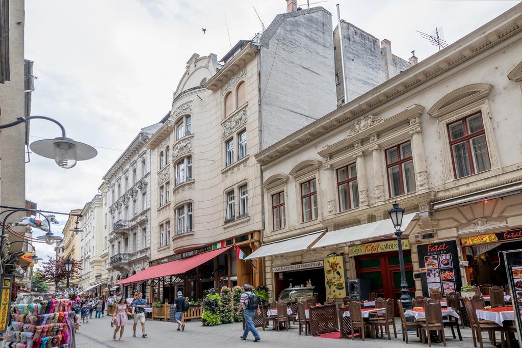 Apartamento Luxury & Antique Charm Budapest Exterior foto