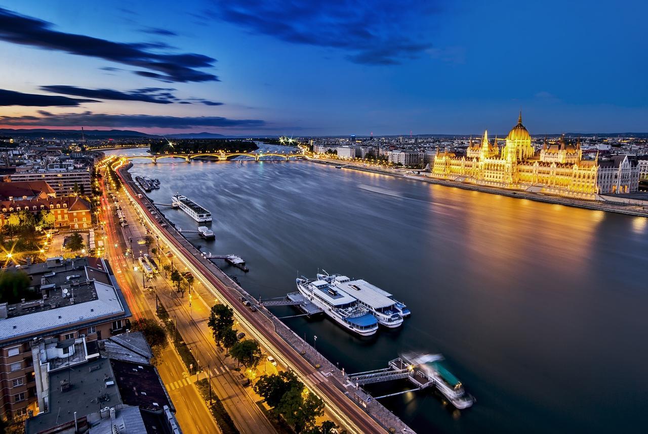 Apartamento Luxury & Antique Charm Budapest Exterior foto