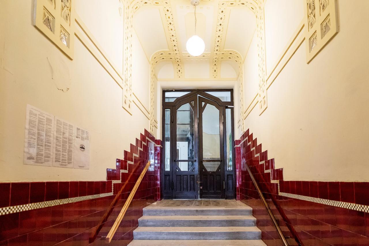 Apartamento Luxury & Antique Charm Budapest Exterior foto